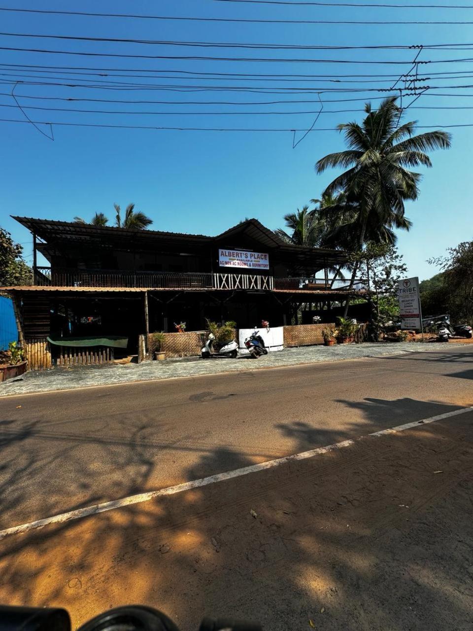 Albert'S Place Guest House Anjuna Exteriör bild